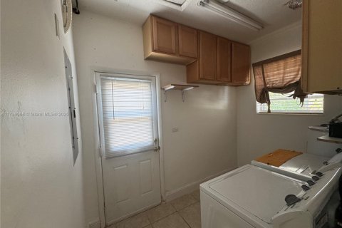 Casa en venta en Cutler Bay, Florida, 3 dormitorios, 174.66 m2 № 1865664 - foto 18