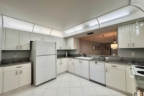 Copropriété à vendre à Boynton Beach, Floride: 2 chambres, 139.17 m2 № 1571093 - photo 5
