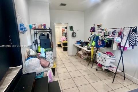 Casa en venta en Miami, Florida, 4 dormitorios, 236.81 m2 № 2031487 - foto 29