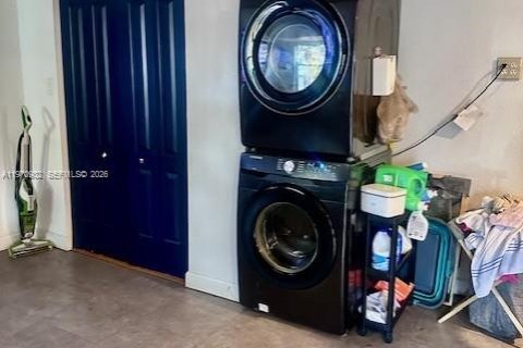 Casa en venta en Miami, Florida, 4 dormitorios, 236.81 m2 № 2031487 - foto 15