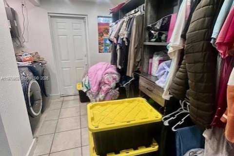 Casa en venta en Miami, Florida, 4 dormitorios, 236.81 m2 № 2031487 - foto 28