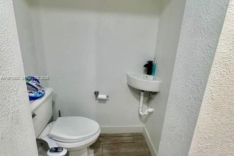 Casa en venta en Miami, Florida, 4 dormitorios, 236.81 m2 № 2031487 - foto 22