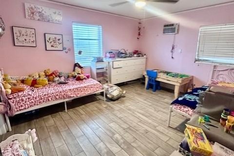 Casa en venta en Miami, Florida, 4 dormitorios, 236.81 m2 № 2031487 - foto 12