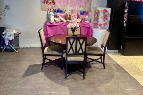 Casa en venta en Miami, Florida, 4 dormitorios, 236.81 m2 № 2031487 - foto 23