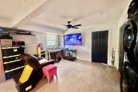 Casa en venta en Miami, Florida, 4 dormitorios, 236.81 m2 № 2031487 - foto 27