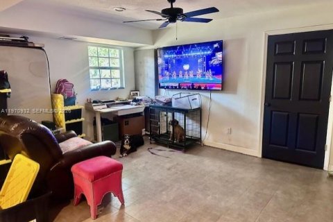 Casa en venta en Miami, Florida, 4 dormitorios, 236.81 m2 № 2031487 - foto 26