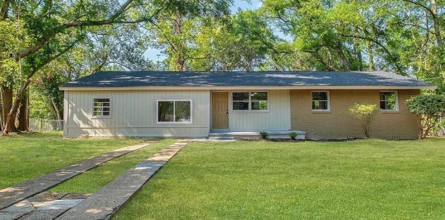 Villa ou maison à Tallahassee, Floride 4 chambres, 145.11 m2 № 2400488