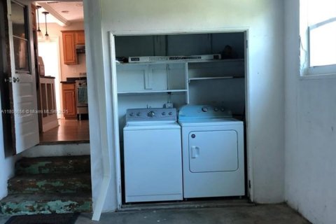 Villa ou maison à louer à Hollywood, Floride: 2 chambres, 107.4 m2 № 1746118 - photo 19