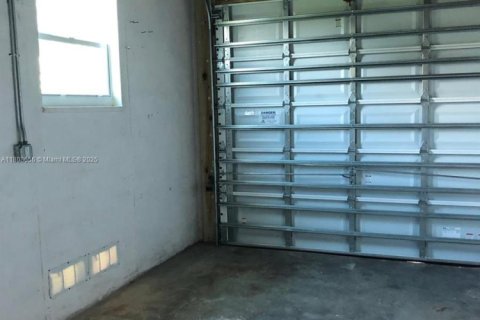 Villa ou maison à louer à Hollywood, Floride: 2 chambres, 107.4 m2 № 1746118 - photo 18