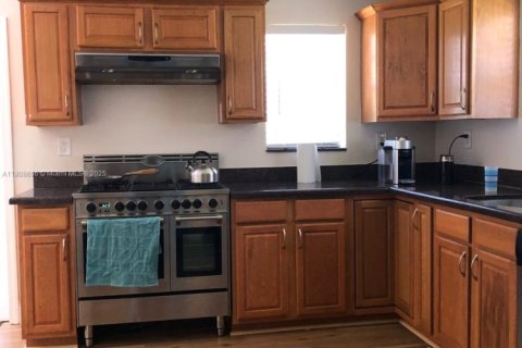 Villa ou maison à louer à Hollywood, Floride: 2 chambres, 107.4 m2 № 1746118 - photo 11