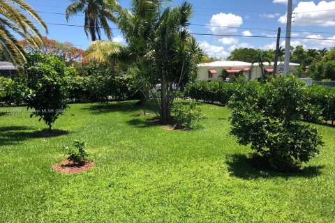 Villa ou maison à louer à Hollywood, Floride: 2 chambres, 107.4 m2 № 1746118 - photo 4