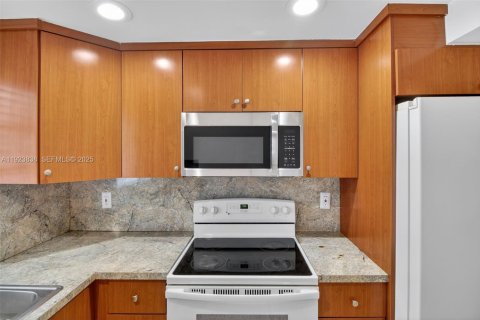 Appartement à louer à Miami, Floride: 3 chambres № 1982444 - photo 3