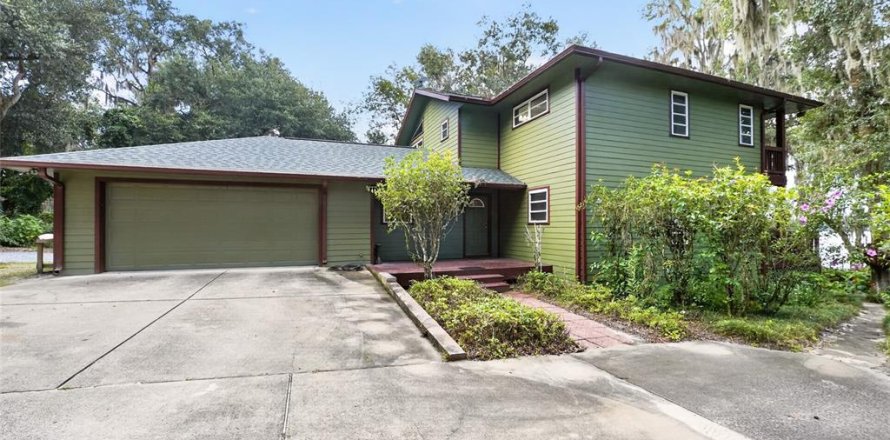 House in Hawthorne, Florida 3 bedrooms, 162.58 sq.m. № 2349832
