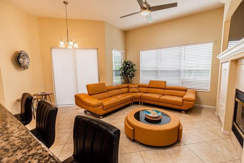 Casa en alquiler en Port St. Lucie, Florida, 3 dormitorios, 205.41 m2 № 2078332 - foto 6
