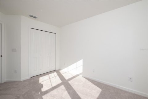 Townhouse in Newberry, Florida 3 bedrooms, 153.94 sq.m. № 2201188 - photo 19