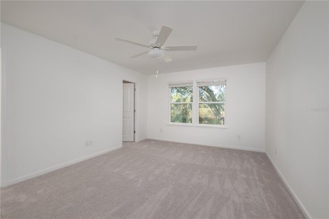 Townhouse in Newberry, Florida 3 bedrooms, 153.94 sq.m. № 2201188 - photo 14