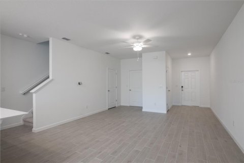 Townhouse in Newberry, Florida 3 bedrooms, 153.94 sq.m. № 2201188 - photo 10