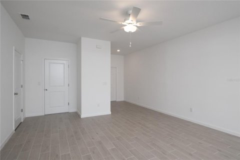 Townhouse in Newberry, Florida 3 bedrooms, 153.94 sq.m. № 2201188 - photo 11