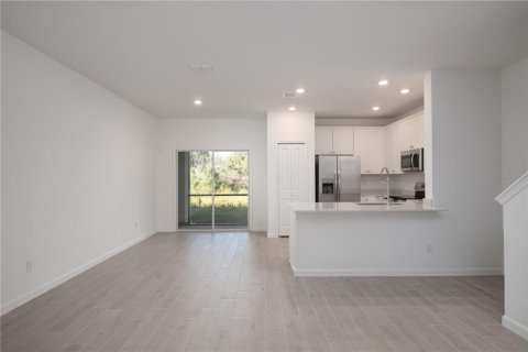 Townhouse in Newberry, Florida 3 bedrooms, 153.94 sq.m. № 2201188 - photo 6