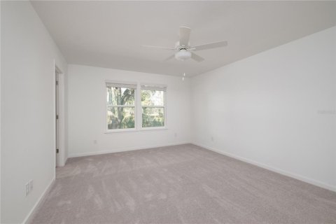 Townhouse in Newberry, Florida 3 bedrooms, 153.94 sq.m. № 2201188 - photo 15