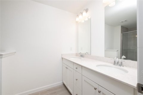Townhouse in Newberry, Florida 3 bedrooms, 153.94 sq.m. № 2201188 - photo 17