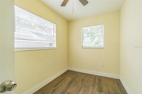 Villa ou maison à louer à Tampa, Floride: 3 chambres, 125.98 m2 № 2431650 - photo 8