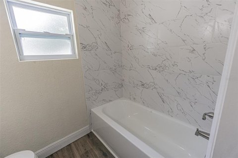 Villa ou maison à louer à Tampa, Floride: 3 chambres, 125.98 m2 № 2431650 - photo 19
