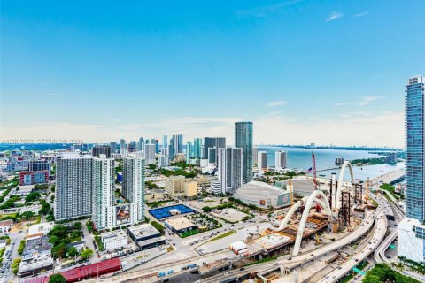 Studio à Condo à Miami, Floride  № 2247644