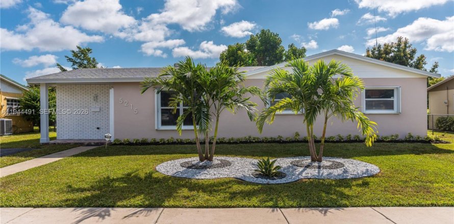 Дом в Майами, Флорида 3 спальни, 126.72м2 № 2008445