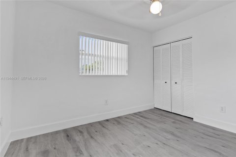 Снять в аренду виллу или дом в Майами, Флорида 3 спальни, 126.72м2, № 2008445 - фото 25