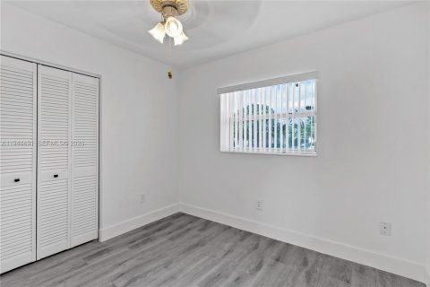 Снять в аренду виллу или дом в Майами, Флорида 3 спальни, 126.72м2, № 2008445 - фото 18