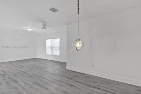 Снять в аренду виллу или дом в Майами, Флорида 3 спальни, 126.72м2, № 2008445 - фото 10