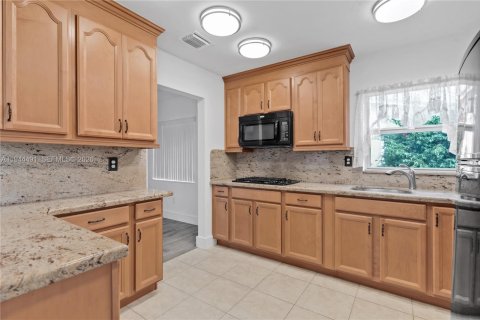 Снять в аренду виллу или дом в Майами, Флорида 3 спальни, 126.72м2, № 2008445 - фото 12