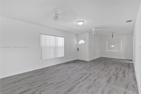 Снять в аренду виллу или дом в Майами, Флорида 3 спальни, 126.72м2, № 2008445 - фото 9