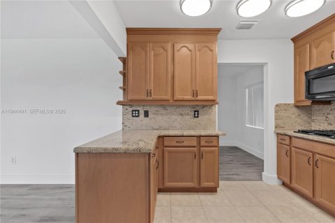 Снять в аренду виллу или дом в Майами, Флорида 3 спальни, 126.72м2, № 2008445 - фото 13