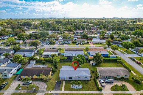 Снять в аренду виллу или дом в Майами, Флорида 3 спальни, 126.72м2, № 2008445 - фото 29