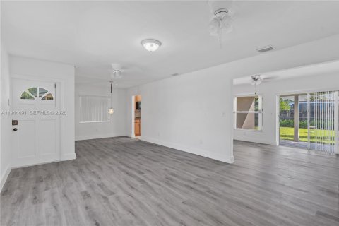 Снять в аренду виллу или дом в Майами, Флорида 3 спальни, 126.72м2, № 2008445 - фото 8