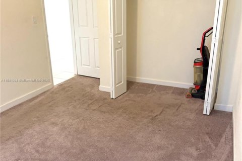 House in Homestead, Florida 2 bedrooms, 142.6 sq.m. № 1833742 - photo 4