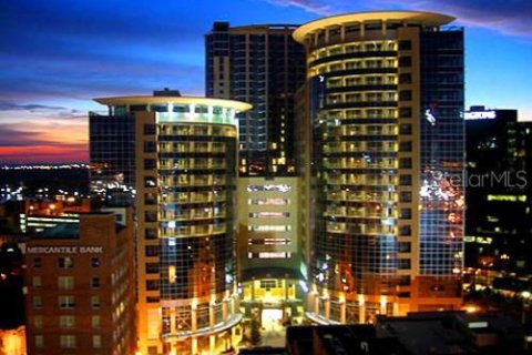 Condominio en venta en Orlando, Florida, 1 dormitorio, 67.63 m2 № 2156069 - foto 2