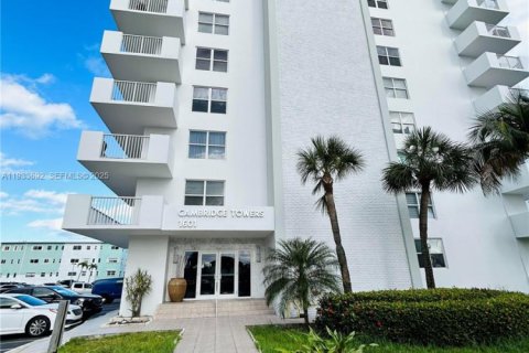 Condominio en venta en Hollywood, Florida, 2 dormitorios, 128.76 m2 № 1991953 - foto 1