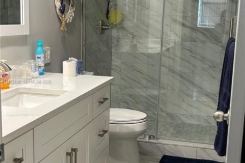 Condo in Hollywood, Florida, 2 bedrooms  № 1991953 - photo 27