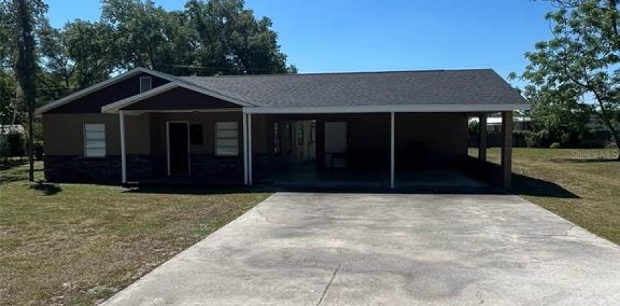 Commercial property in Bushnell, Florida 134.06 sq.m. № 1688222