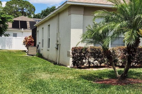 House in Davenport, Florida 4 bedrooms, 209.96 sq.m. № 1743564 - photo 25