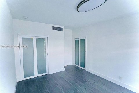 Снять в аренду кондоминиум в Майами, Флорида 1 спальня, 77.2м2, № 2052427 - фото 8
