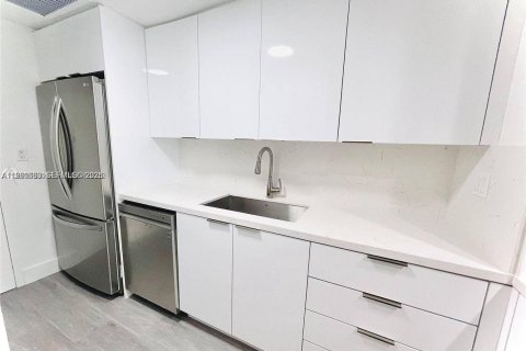 Снять в аренду кондоминиум в Майами, Флорида 1 спальня, 77.2м2, № 2052427 - фото 3