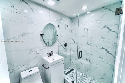 Снять в аренду кондоминиум в Майами, Флорида 1 спальня, 77.2м2, № 2052427 - фото 9