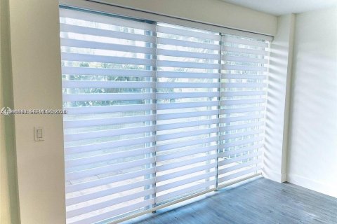 Снять в аренду кондоминиум в Майами, Флорида 1 спальня, 77.2м2, № 2052427 - фото 6