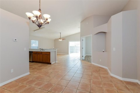 Casa en alquiler en Kissimmee, Florida, 3 dormitorios, 125.98 m2 № 1910394 - foto 8