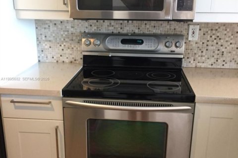 Купить кондоминиум в Майами-Бич, Флорида 2 спальни, 91.97м2, № 2058199 - фото 6