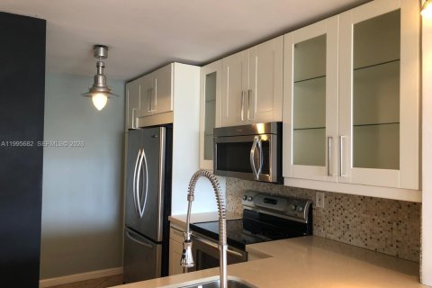 Купить кондоминиум в Майами-Бич, Флорида 2 спальни, 91.97м2, № 2058199 - фото 5